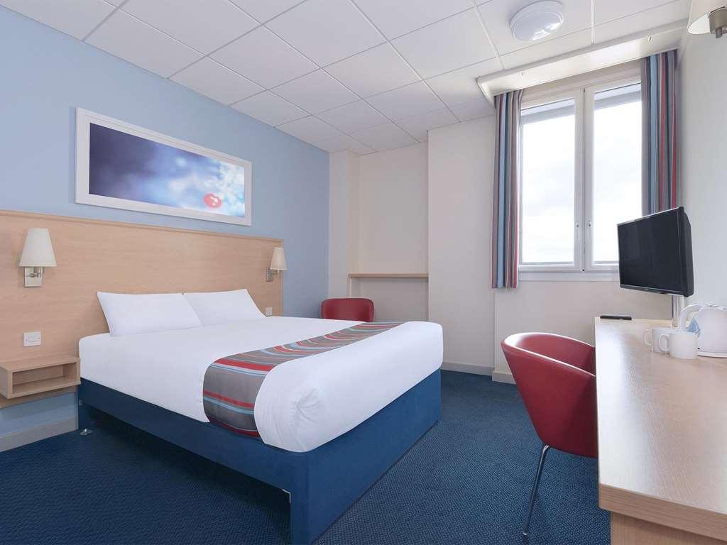 Travelodge Birmingham Dudley Zimmer foto