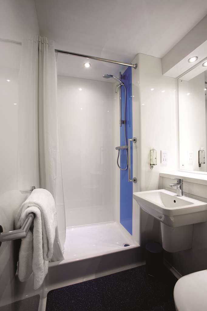 Travelodge Birmingham Dudley Zimmer foto