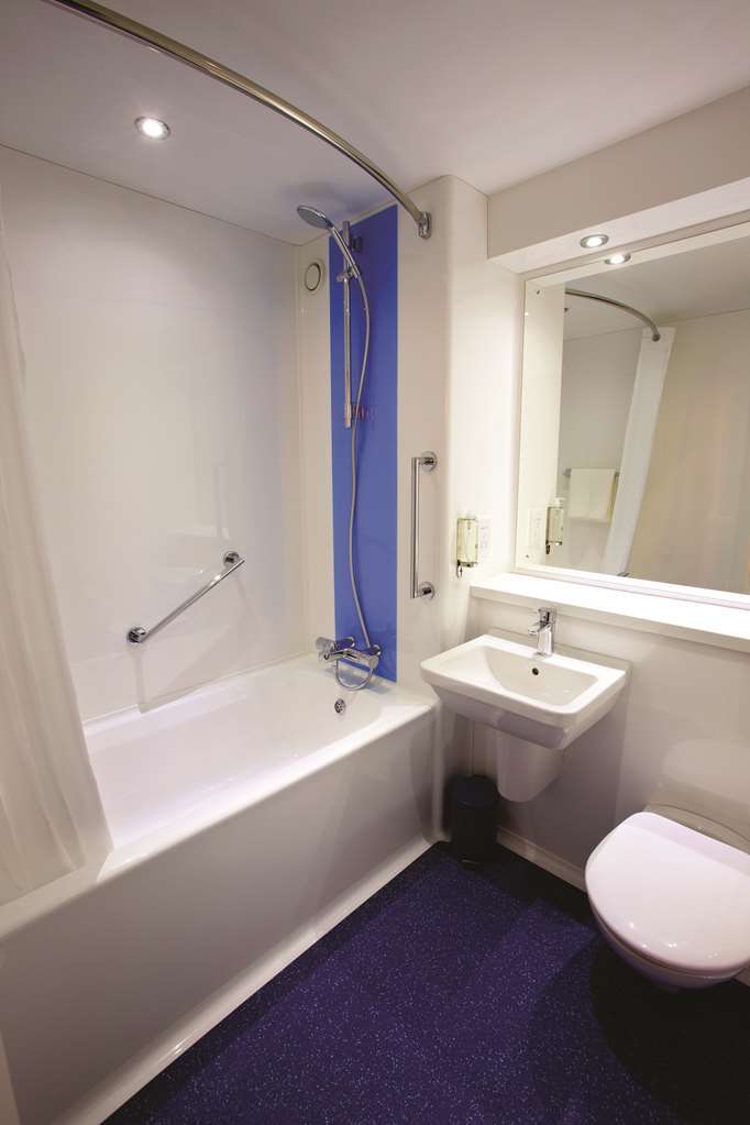 Travelodge Birmingham Dudley Zimmer foto